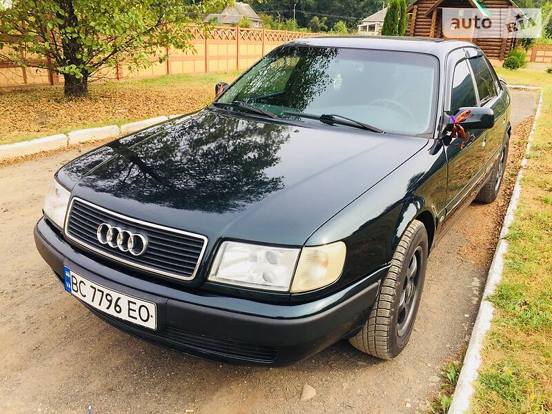 Седан Audi 100 1993 в Ужгороді