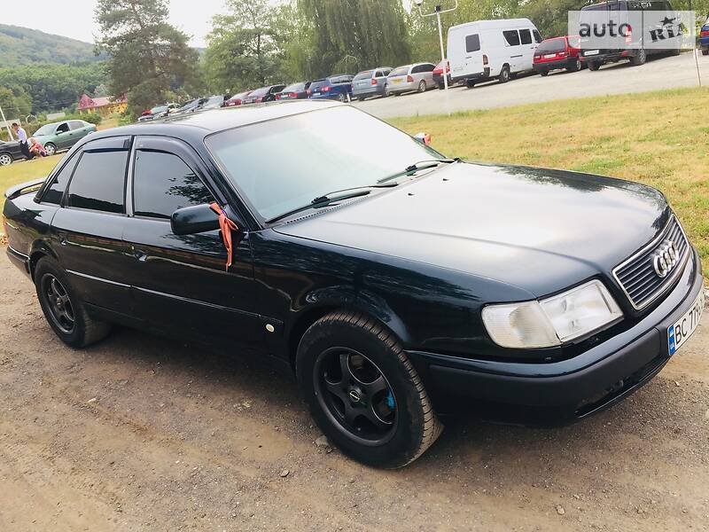 Седан Audi 100 1993 в Ужгороде