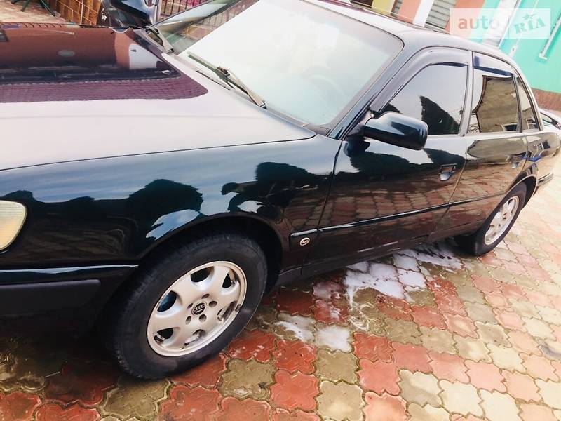Седан Audi 100 1993 в Ужгороді
