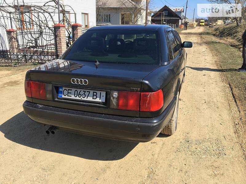 Седан Audi 100 1993 в Вижниці
