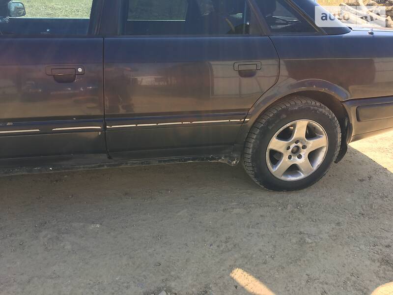 Седан Audi 100 1993 в Вижниці