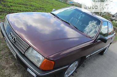 Седан Audi 100 1985 в Луцке