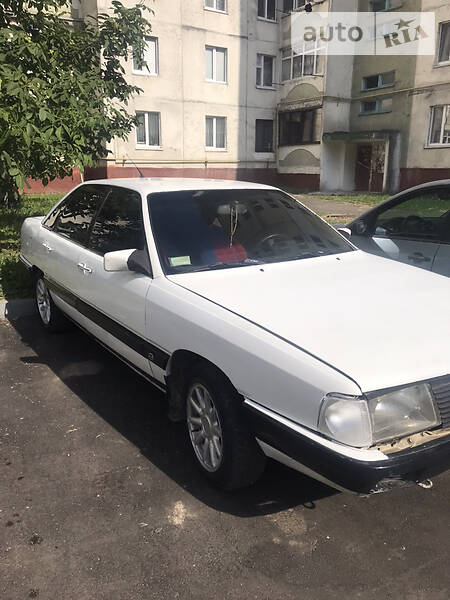 Седан Audi 100 1987 в 