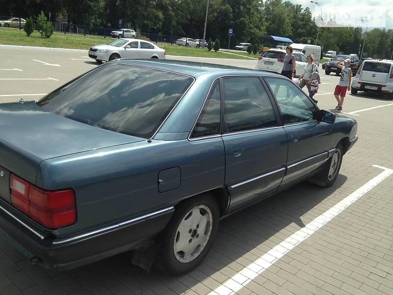 Седан Audi 100 1990 в Броварах