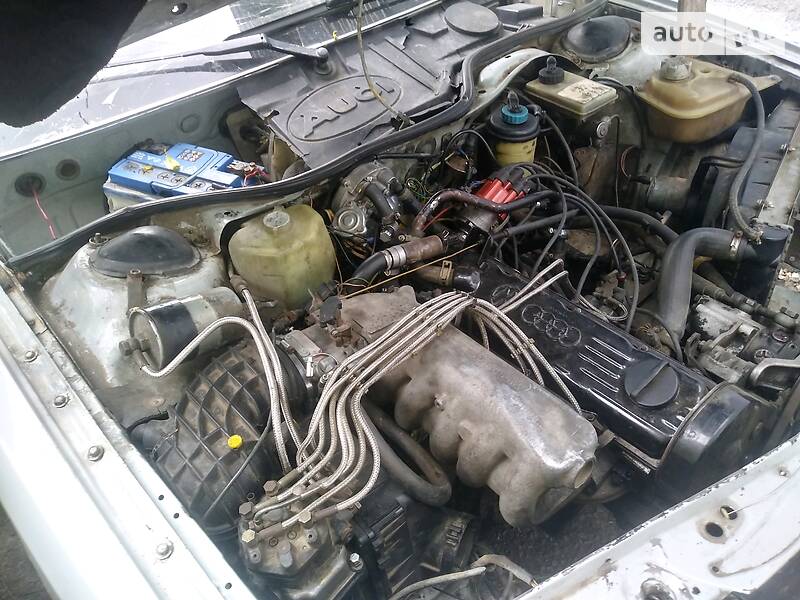 Седан Audi 100 1984 в Козове