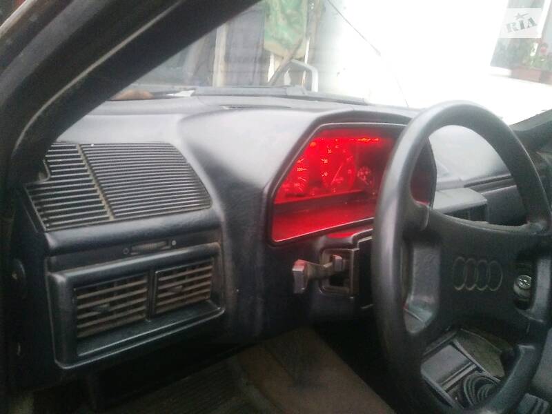 Седан Audi 100 1984 в Козове