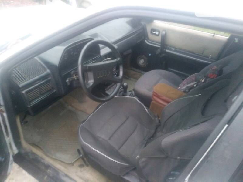 Седан Audi 100 1984 в Козове