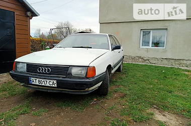 Седан Audi 100 1987 в Тысменице