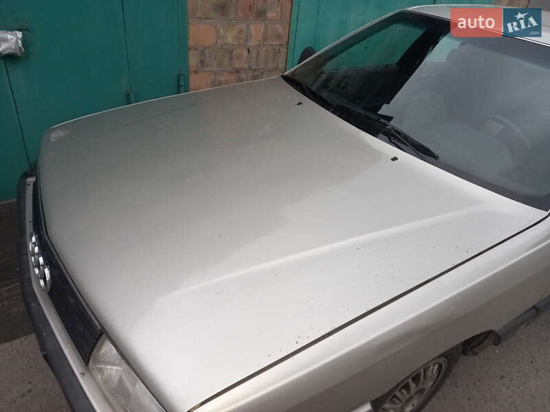 Седан Audi 100 1986 в Киеве