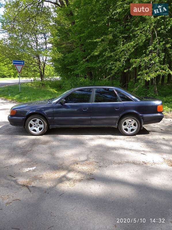 Седан Audi 100 1992 в Ровно