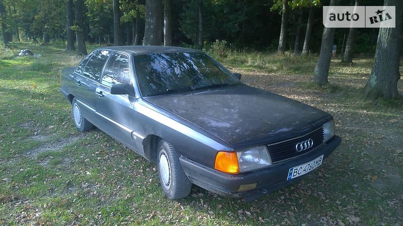 Седан Audi 100 1986 в 