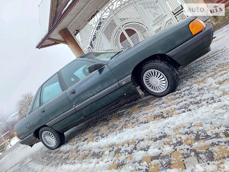 Седан Audi 100 1990 в Черновцах