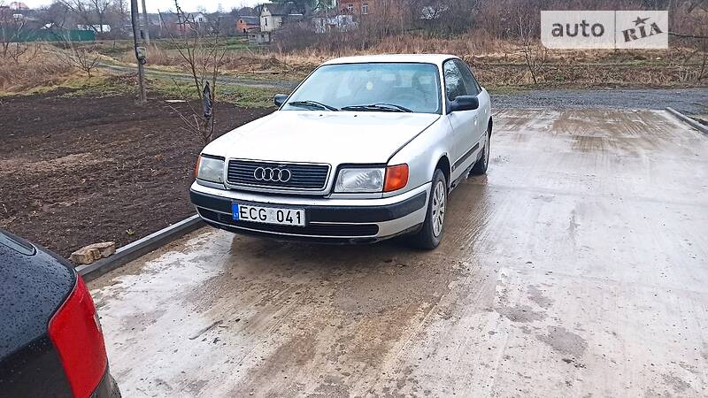 Audi 100 100c4