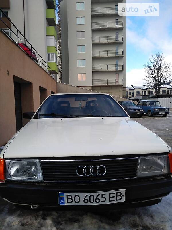 Седан Audi 100 1987 в Тернополі