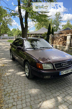 Седан Audi 100 1992 в Жовкве