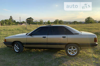 Седан Audi 100 1988 в Кам'янець-Подільському