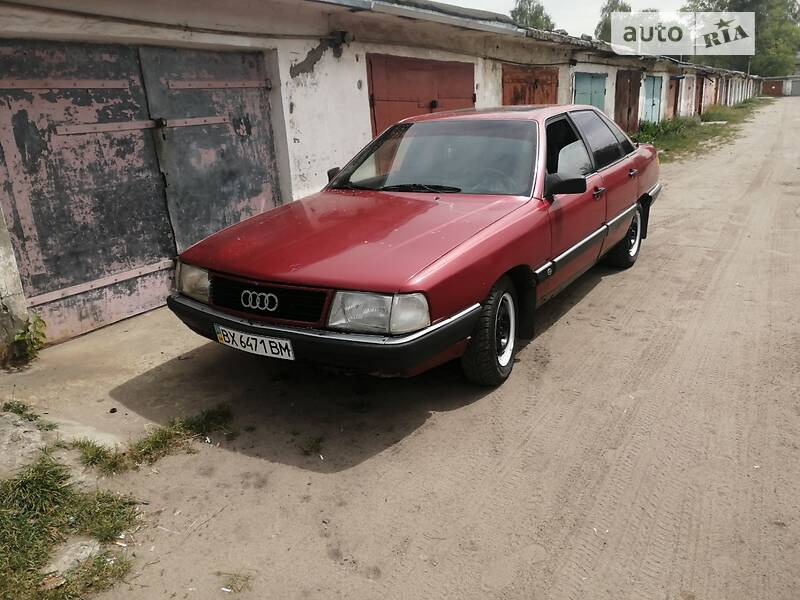 Седан Audi 100 1986 в Славуте