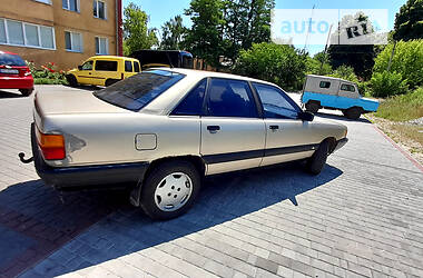 Седан Audi 100 1988 в Шумську