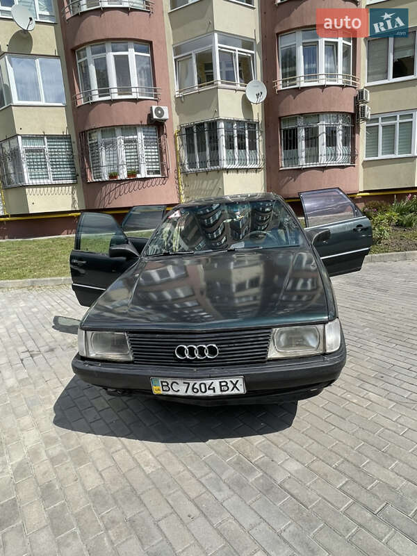Седан Audi 100 1987 в Львові
