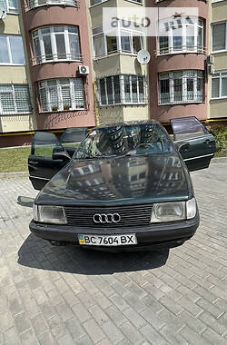 Седан Audi 100 1987 в Львове