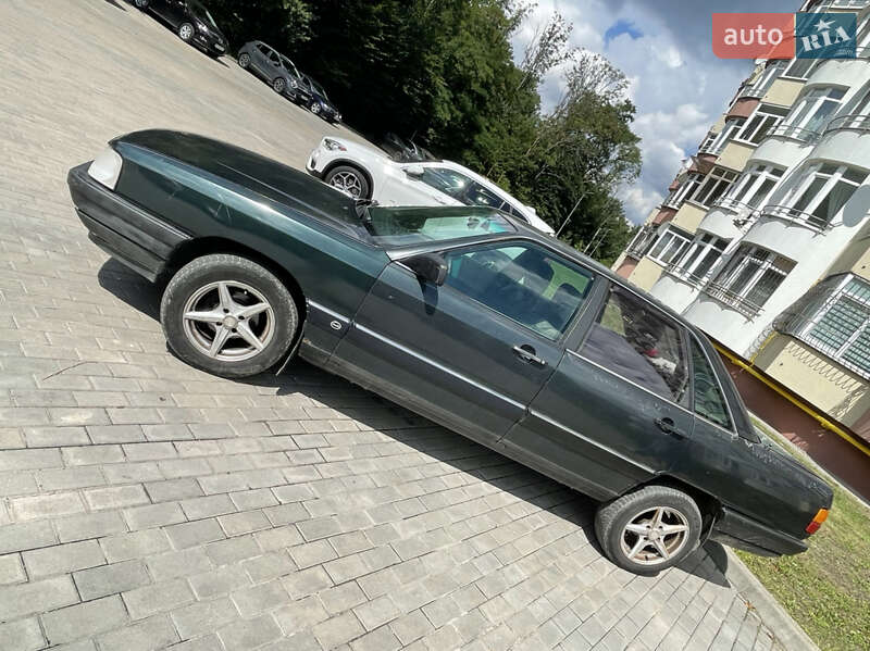 Седан Audi 100 1987 в Львові