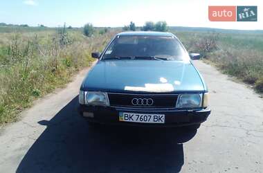 Седан Audi 100 1986 в Гощі