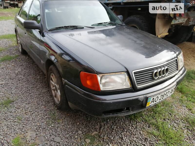 Седан Audi 100 1993 в Мукачево