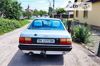 Седан Audi 100 1990 в Дубні