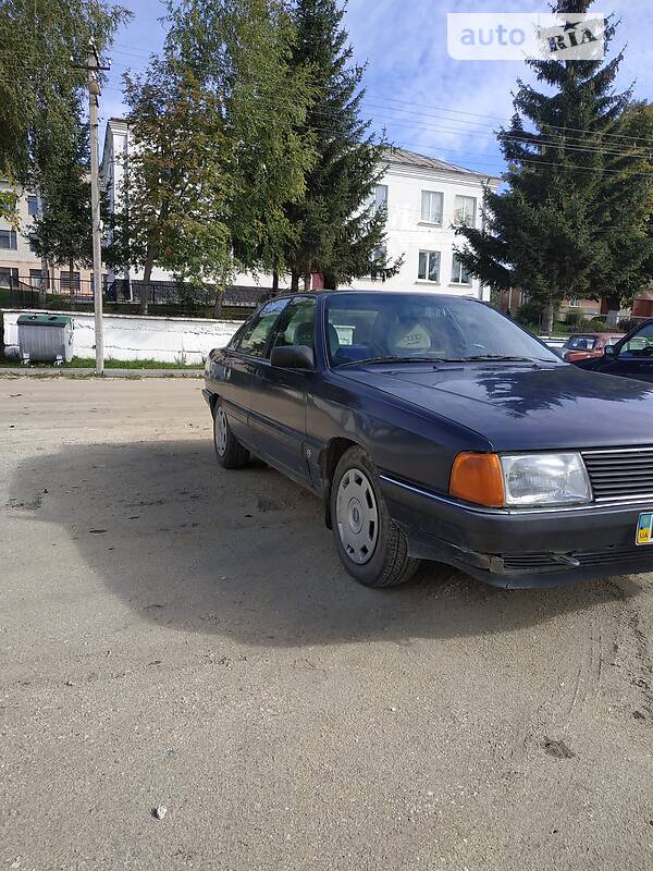 Седан Audi 100 1989 в Тернополі