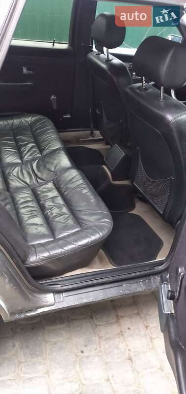 Седан Audi 100 1988 в Борщеве