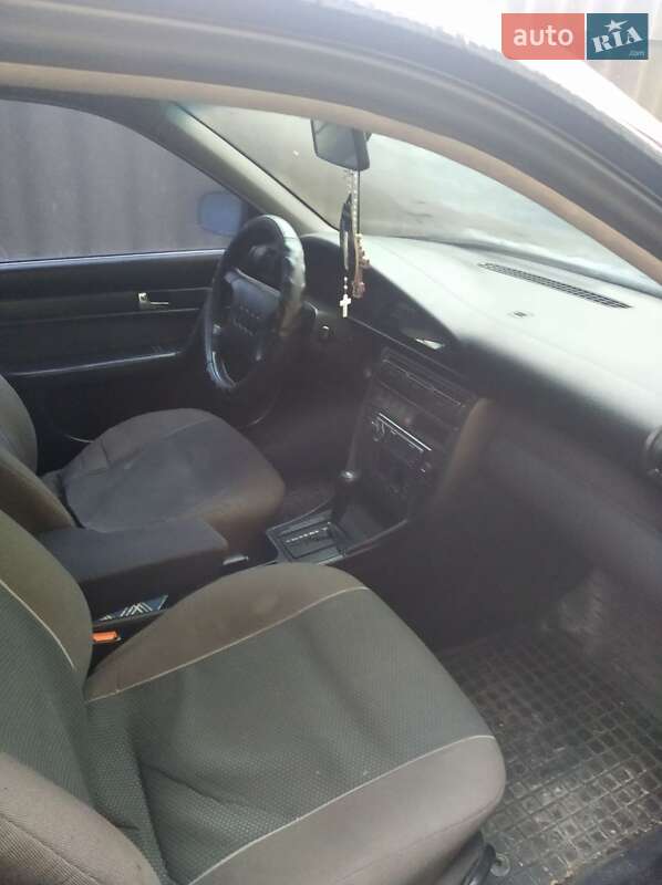 Седан Audi 100 1994 в Глухові