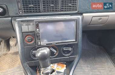 Седан Audi 100 1990 в 