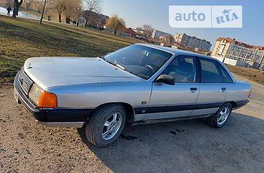 Седан Audi 100 1989 в Коломые