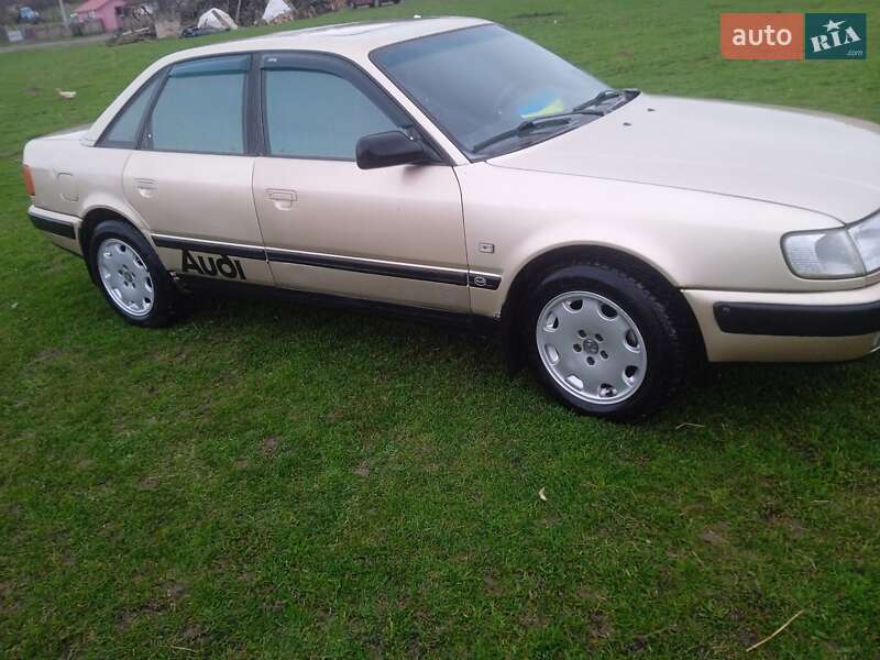 Седан Audi 100 1992 в Рівному