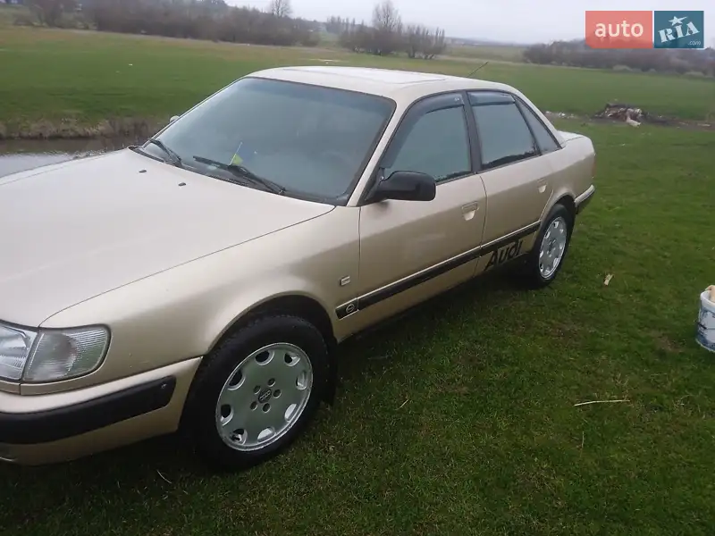 Audi 100