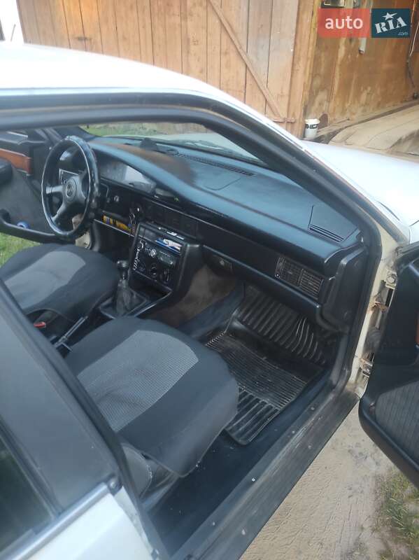 Универсал Audi 100 1986 в Черновцах фото 4 Универсал Audi 100 1986 в Черновцах
