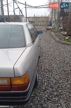 Седан Audi 100 1987 в 