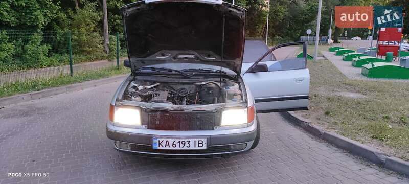 Седан Audi 100 1992 в Киеве