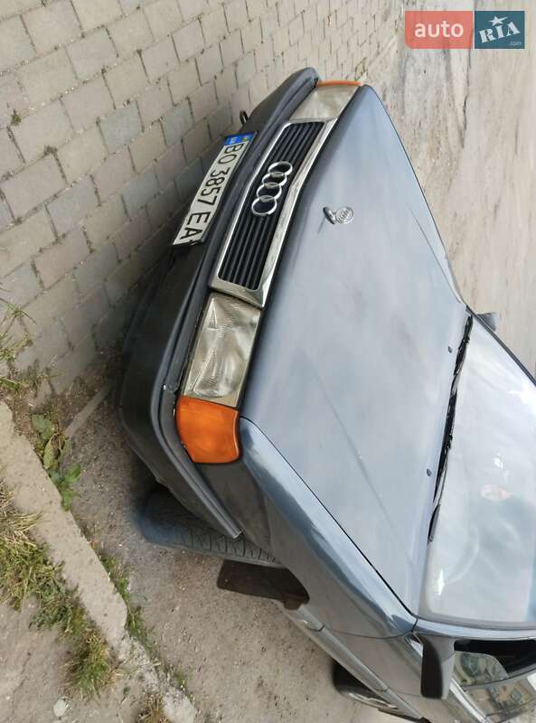 Седан Audi 100 1988 в Чернівцях
