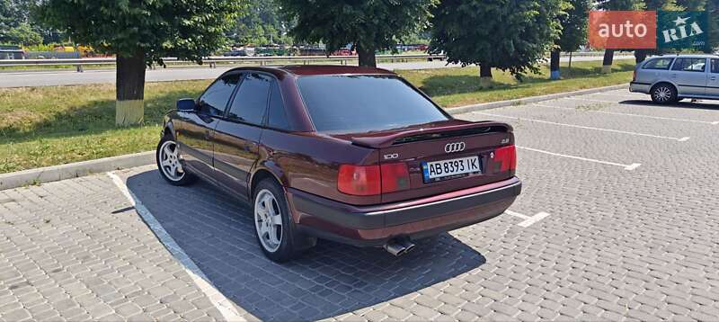 Седан Audi 100 1993 в Виннице