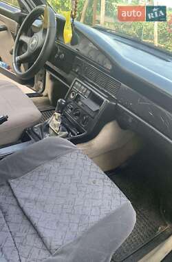 Седан Audi 100 1988 в Гоще