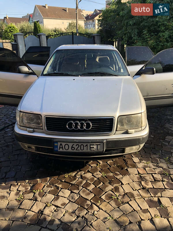 Седан Audi 100 1991 в Мукачево