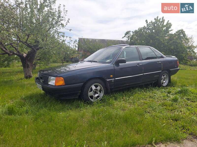 Седан Audi 100 1987 в Полтаве