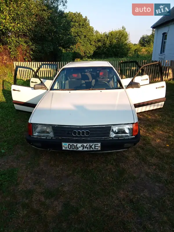 Audi 100
