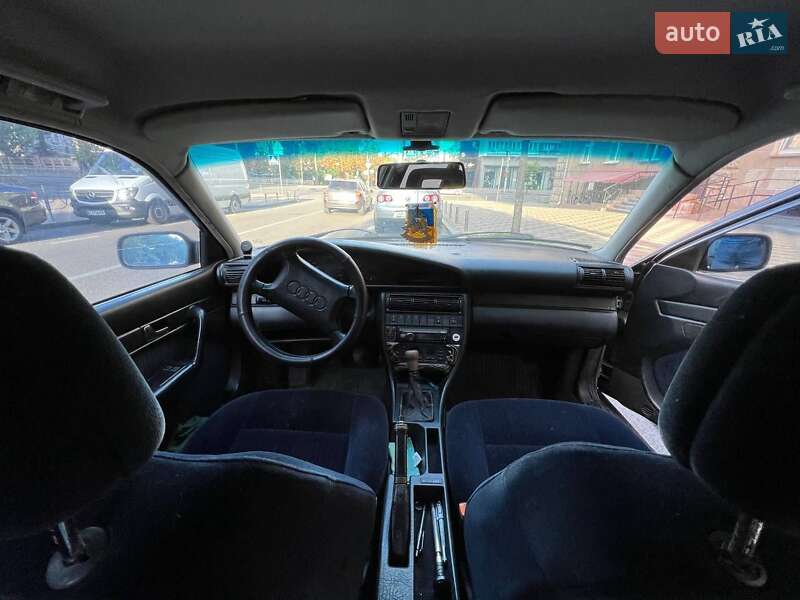 Седан Audi 100 1993 в Киеве