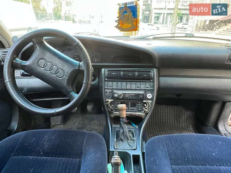Седан Audi 100 1993 в Киеве
