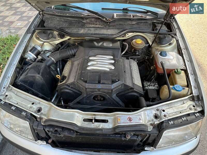 Седан Audi 100 1993 в Киеве