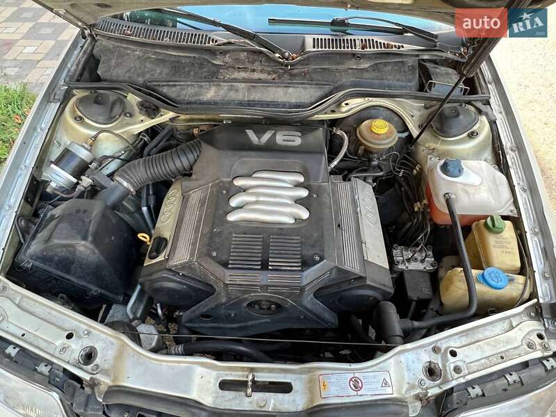 Седан Audi 100 1993 в Киеве
