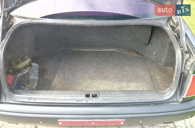 Седан Audi 100 1991 в Сваляве
