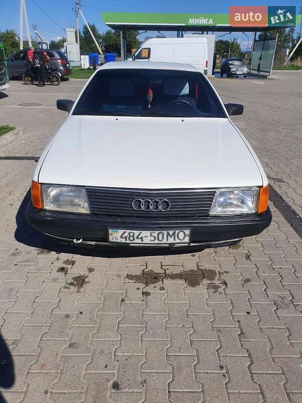 Audi 100 1990 Audi 100 1990